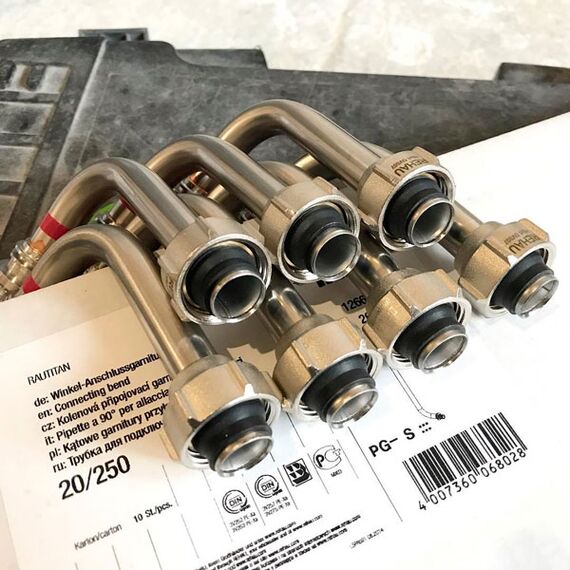 Rehau Нержавеющая Г-образная трубка для подключения к отопительному прибору